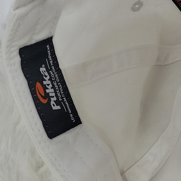 PUKKA ARIZONA Biltmore Golf Club White and‎ Gray Hat - Picture 6 of 7